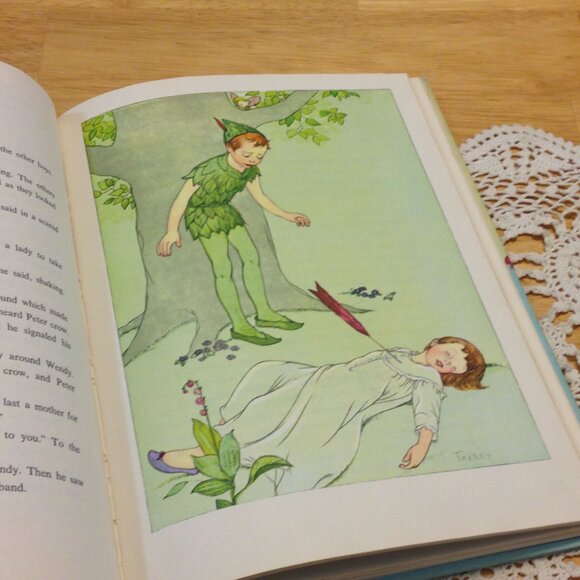 Vintage Peter Pan and Alice in Wonderland book - Picture 11 of 16